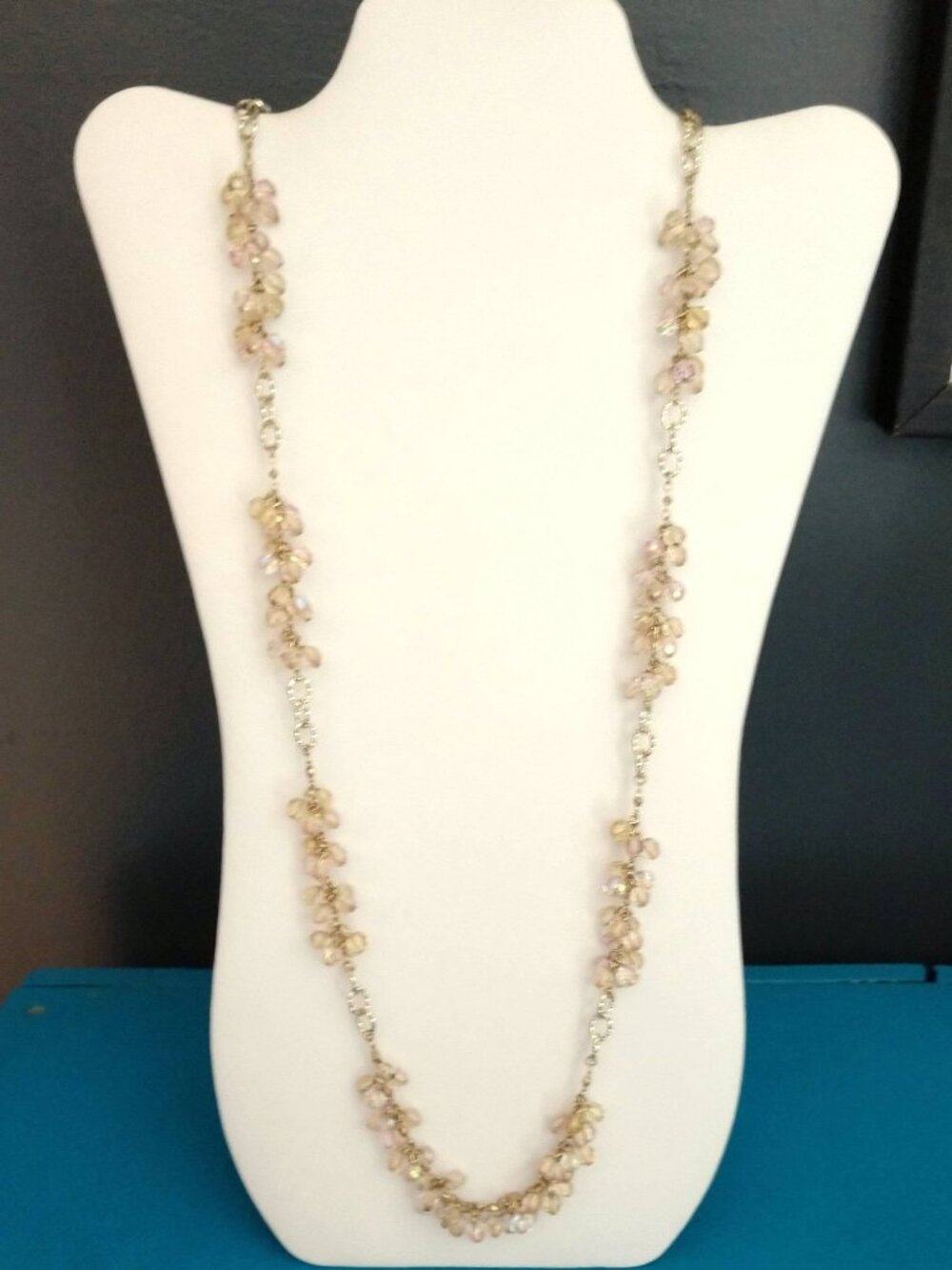 Loft peachy-pink bead and gold necklace